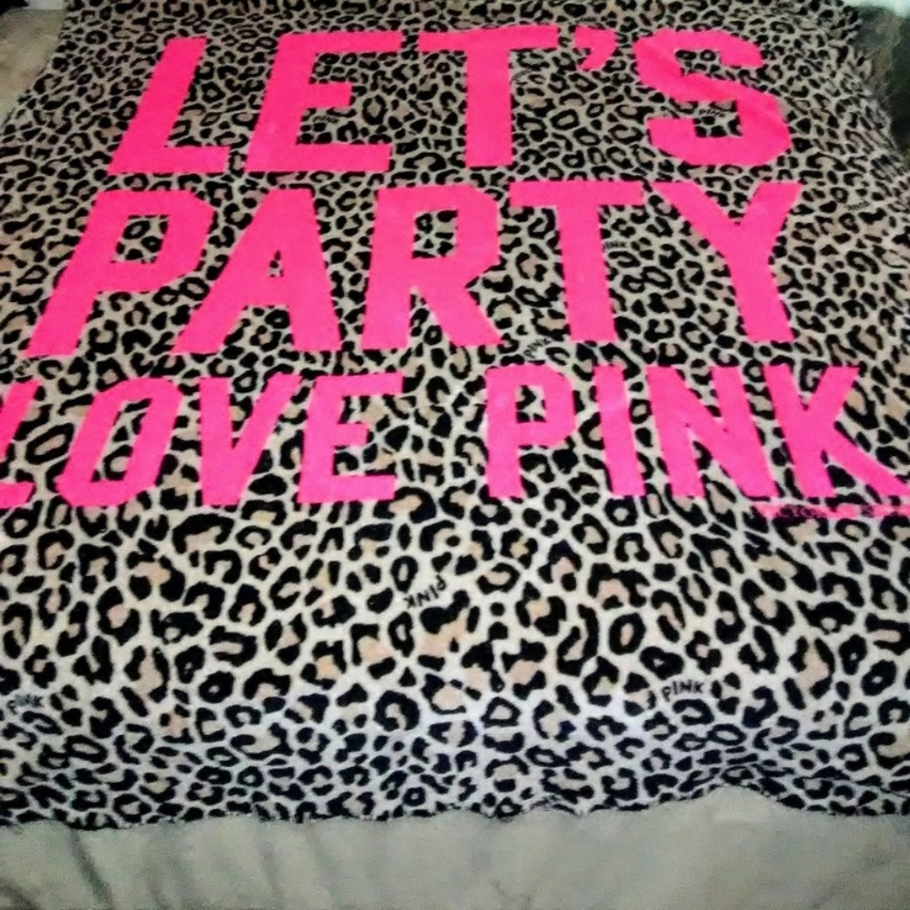 ✳️✳️. ISO Lets Party LOVE PINK Blanket ✳️✳️